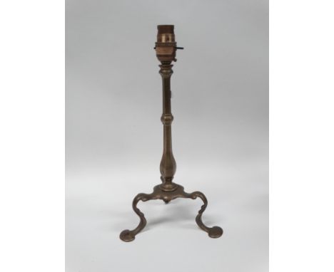 Pullman brass carriage table lamp - An early 20th century brass Pullman carriage table lamp, height 33cm. 