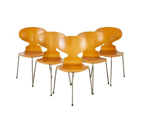 Arne Jacobsen (Danish, 1902-1971) for Fritz Hansen, Denmark. Set of five mid-century modern Ant chairs, model 3100, 1951. Fir