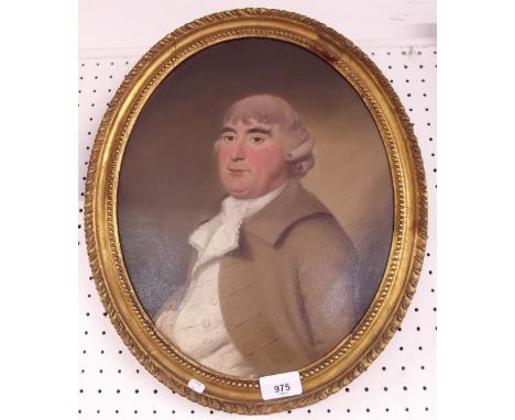 A Georgian oil on canvas oval portrait of a gentleman - 29 x 37cm
