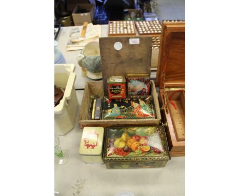 Quantity of vintage biscuit tins