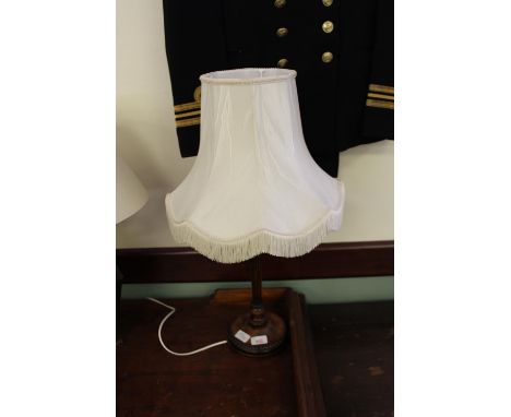 Reeded table lamp