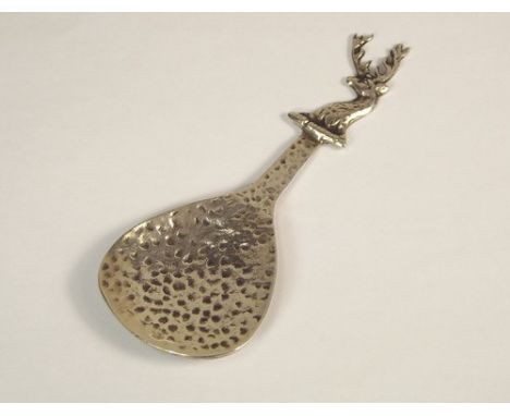 SCOTTISH CADDY SPOON.
A Scottish, planished silver caddy spoon, by Henderson & Horner. Glasgow 1947. Length 8cm.