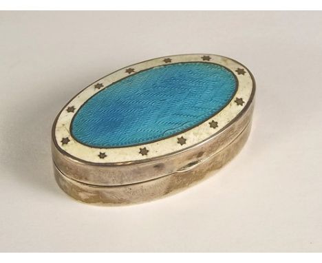 PILL BOX.
An early 20th century silver & enamel pill box. 4cm.