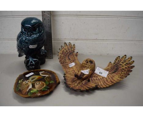 POOLE POTTERY OWL, TOGETHER WITH TWO FURTHER OWL COLLECTIBLES (3)