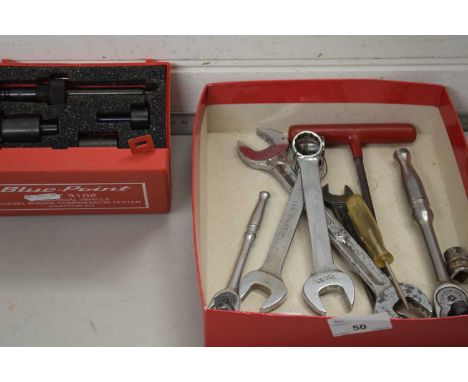 MIXED LOT - WORKSHOP TOOLS TO INCLUDE WHITWORTHS 1/4 RATCHET, 3/8 RATCHET AND A DIESEL ENGINE COMPRESSION TESTER ETC