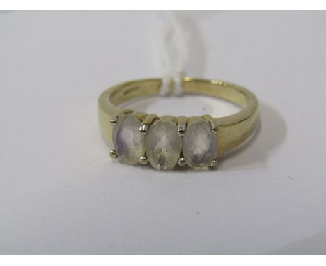9ct YELLOW GOLD MOONSTONE STYLE RING, size M/N 