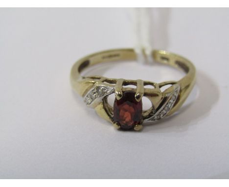 9ct YELLOW GOLD GARNET &amp; DIAMOND RING, principal oval cut garnet in 4 claw setting with accent diamonds to each shoulder,