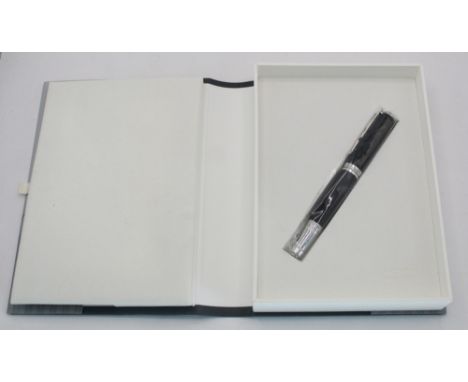 Montblanc, Writers Edition, Homage to Victor Hugo, Limited Edition,2588/9800 nib stamped 18k, AU750, original box still in it