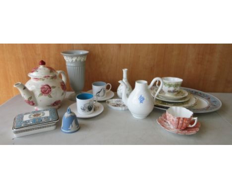 Collection of Ceramics, incl. Wileman Foley China, 'Jungle' pattern, 'Daisy' Shape teacup and saucer; Royal Doulton Brambly H
