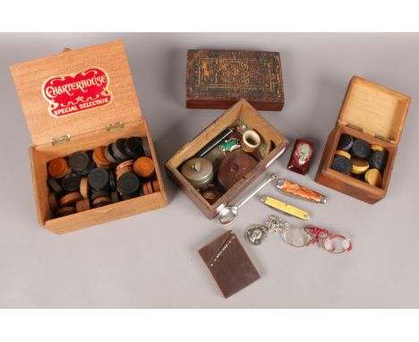 A group of collectables. Including pen knifes, draughts checkers, spectacles, 1977 jubilee pendant on chain, collectors spoon