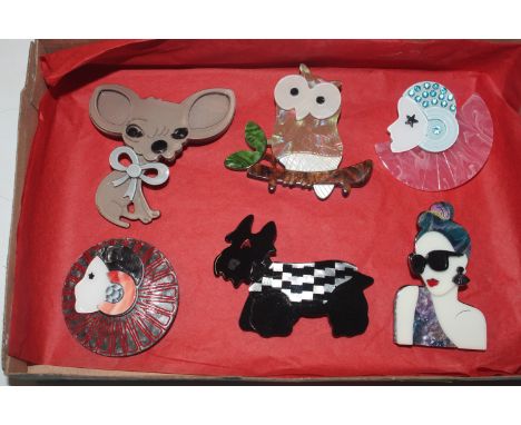 Six Art Deco style brooches 