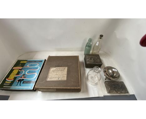 Mixed qty of collectables to include decorative metal boxes with Chinese dragons to lid, a full gramophone records of The Mes