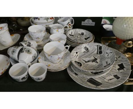 A Collection of Various Ceramics to Include Homemaker Plates and Saucers, Roslyn Teawares, Coffee Cans and Saucers 