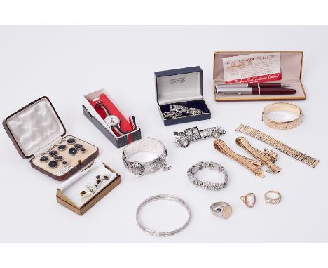 An interesting mixed lot including a boxed set of silver cufflinks &amp; shirt studs, a heavy gauge ring set with a 1976 Eliz