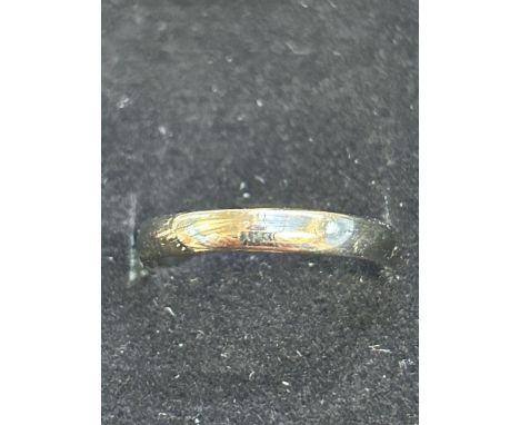 9ct Gold wedding band Size R 