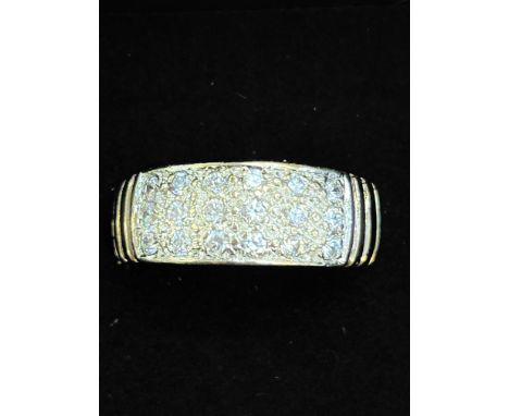 9ct Gold ring set with white stones Size R Weight 7g