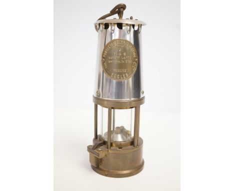 Eccles minors lamp 