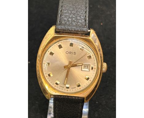 Vintage Oris manual wind wristwatch date app at 3 o clock currently ticking & keeping good time over a short testing period 