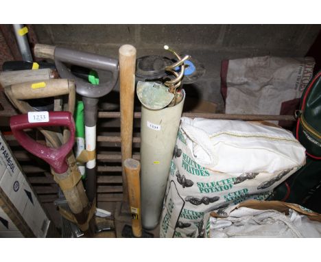 A quantity of drain rods, Wickes hickery shaft sledge hammer (3kg) and a pipe breaker