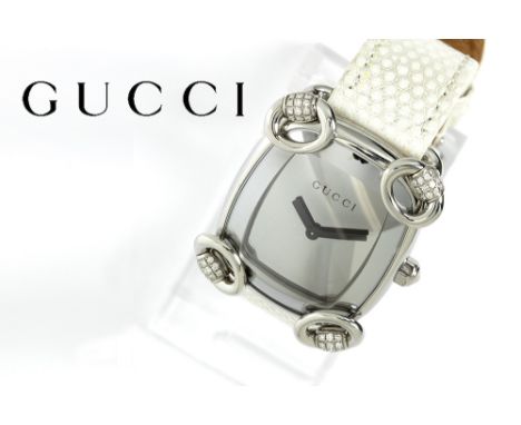 completely original Gucci marked quartz ladies' wristwatch in steel with 0,30 carat of high quality brilliant cut diamondsGUC