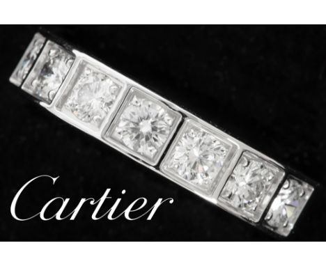 classy Cartier signed ring in white gold (18 carat) with ca 1,35 carat of very high quality brilliant cut diamonds - numbered