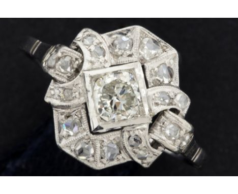 Art Deco-ring in platinum with ca 0,60 carat of quality old brilliant cut diamondsArt Deco-ring in platina met ca 0,60 karaat