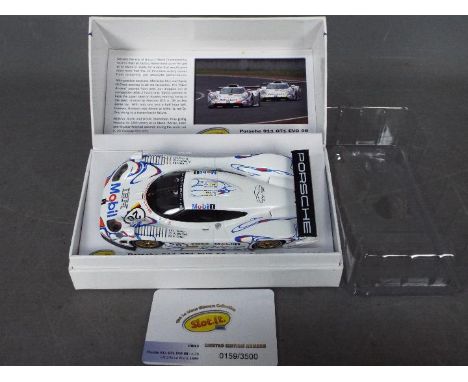 Slot.it - A limited edition Porsche 911 GT1 Evo 98 Le Mans winner as driven by Allan McNish. # CW13. It comes with a collecto