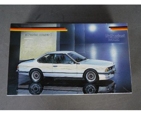 Fujimi - A boxed 1986 released Fujimi 1:24 scale #EM13 BMW Alpina B7 Turbo Coupe1 plastic model kit. The kit appears Mint wit