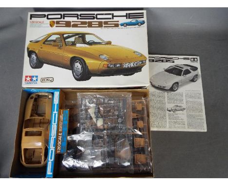 Tamiya - A boxed vintage 1981 Tamiya GC2016 1:20 scale Porsche 928S plastic model kit. The kit appears Mint and contains loos