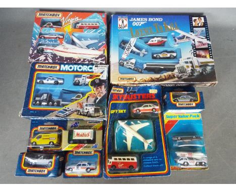 Matchbox - 10 boxed / carded Matchbox diecast model vehicle. Lot includes Matchbox James Bond 007 'License to Kill' gift set;