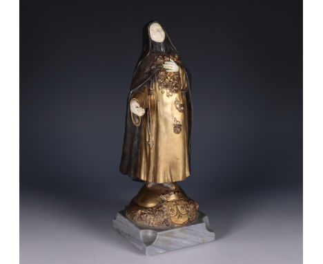 C. Charles (Frankrijk), bronzen beeld van de heilige Theresa, ca. 1930, gekleed in lange gewaden met kruis en bloemen in haar
