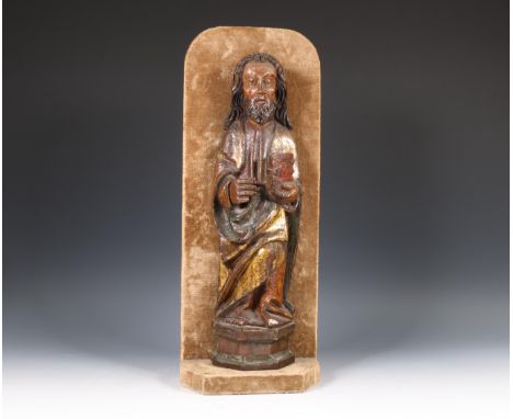 Houten gestoken sculptuur voorstellende Jacobus de Mindere, 18e eeuw; Uitgevoerd met polychrome schildering en vergulding. Hi