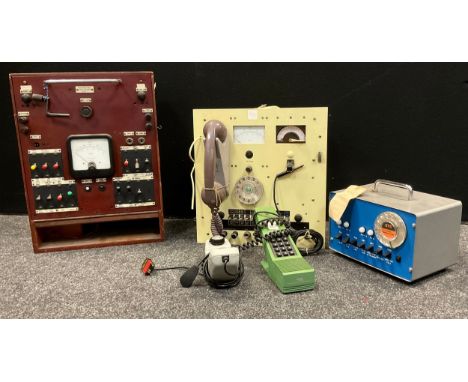 Manual telephones -  GPO Exchange Line Tester A.T 5422; Ericsson LM, green; noise detector; etc(NB)Exchange line tester- equi