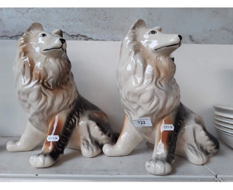 A pair of ceramic dogs 