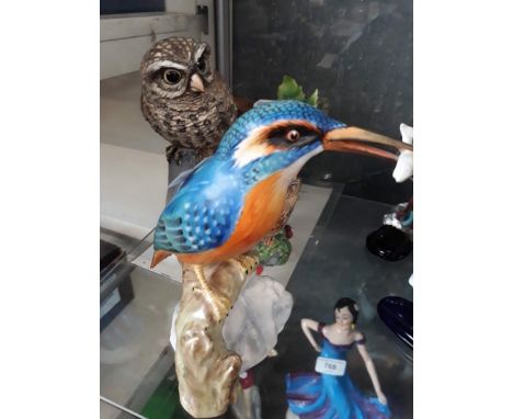 A lot comprising of 4 birds ( A Goebel, an Albany with certificate, a Sparrow and a Spode ) 
