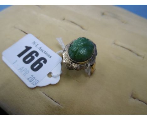 A 14ct yellow gold and green jade ring size R