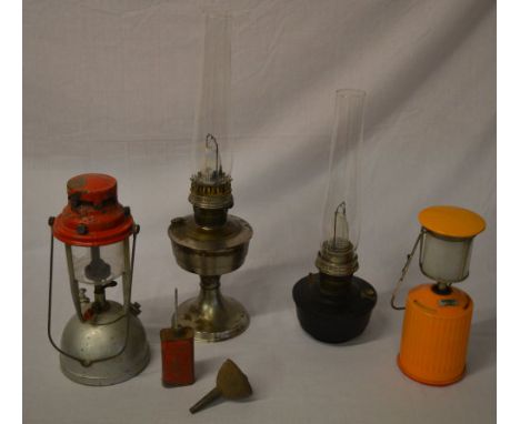 3 paraffin lamps and a gas lamp including Primus