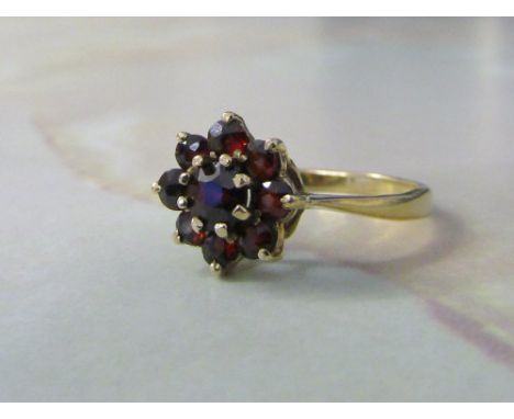 9ct gold garnet cluster ring size L total weight 1.88 g