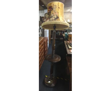 VINTAGE TURNED WOODEN ART DECO STANDARD LAMP WITH SHADE