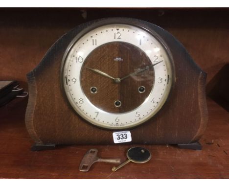 SMITH OAK CASED MANTLE CLOCK WITH KEY &amp; PENDULUM