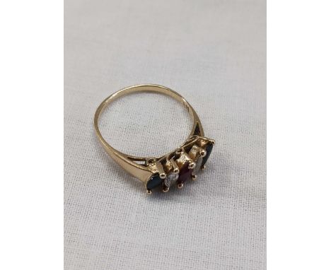 A 5 STONE SET RING IN 14ct GOLD, SIZE 'O'