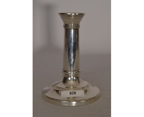 Zilveren kandelaar verzwaard H 14 cm voet W 14 cm. - Silver candlestick weighted H 14 cm foot W 14 cm