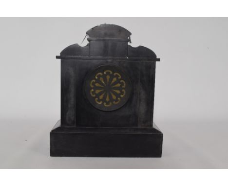 Zwart marmeren goed lopende mantelklok m.s. - Black marble well running mantle clock with key