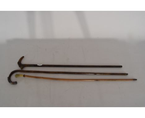 Bokkenkop wandelstokgreep + 2 div. wandelstokken. - Buck head walking stick handle + 2 various walking sticks