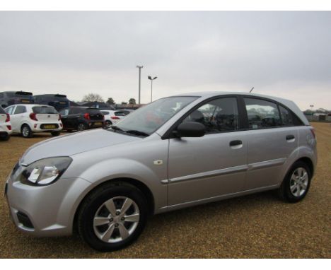 Make &amp; Model: Kia Rio 1Date of Reg: AO10 MGEColour: Silvercc: 1399MoT: 15-03-2023Fuel Type: PETROLMileage: 75kTransmissio
