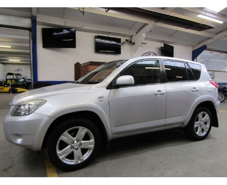 Make &amp; Model: Toyota Rav4 SR180 D-4DDate of Reg: GR08 FRJColour: Silvercc: 2231MoT: 29-07-2022Fuel Type: DIESELMileage: 1