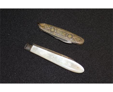 Silver mother of pearl handled fruit knife, penknife with gilt decorated handle, (2)
