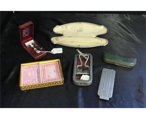 Mixed items to include, Ronson Razor, another razor, Lotus pearl necklace, specticles and Bezique, (5)