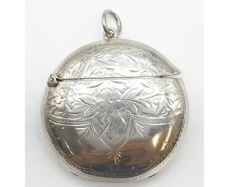 A vintage silver decorated vesta case 24.5g 