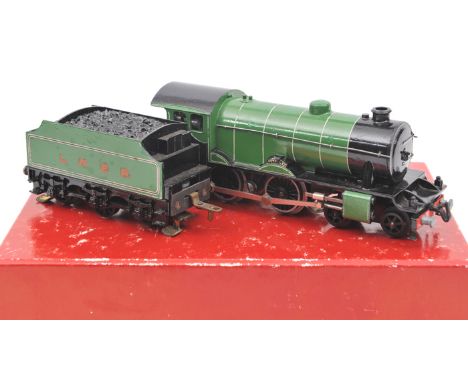 A scarce 1930’s TRIX OO gauge LNER Hunt class 4-4-0 tender locomotive ‘Pytchley’. RN 298 in lined Apple green livery. In orig
